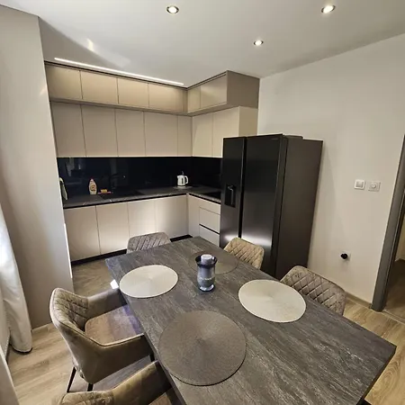 Daire Apartment Holiday Zadar *